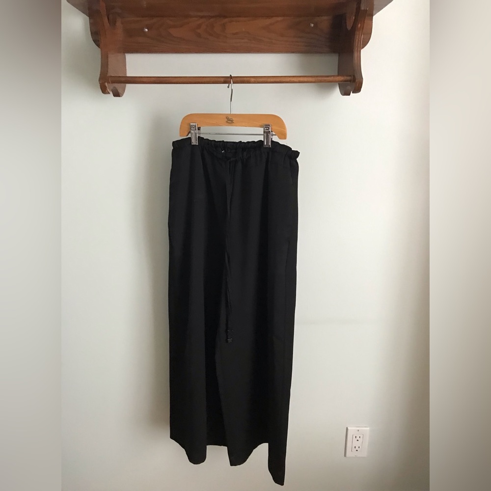 Black Mango Capri Style Pants/Trousers Xs